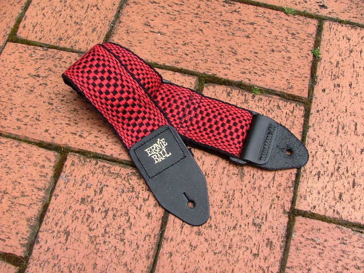 Knitted guitar strap pattern