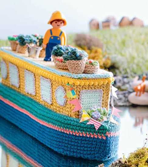 Knitted boat pattern