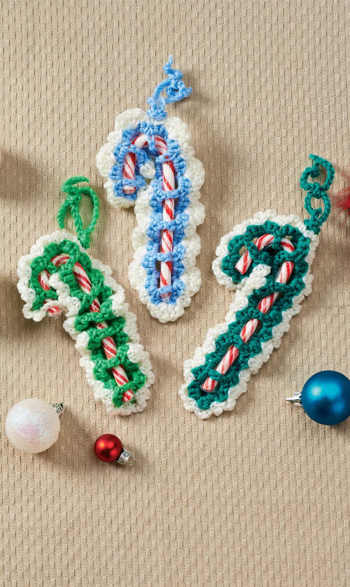 Knitted candy cane pattern