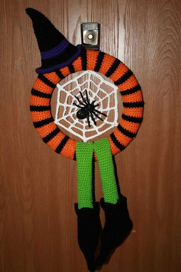 Knitted halloween wreath pattern