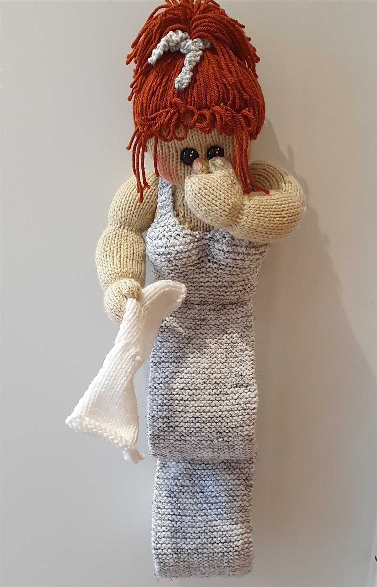 Knitted toilet roll cover pattern