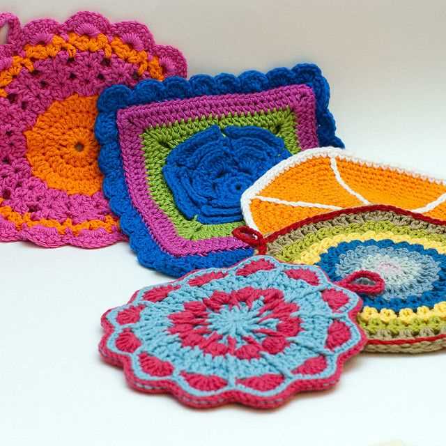 Knitted round potholder pattern