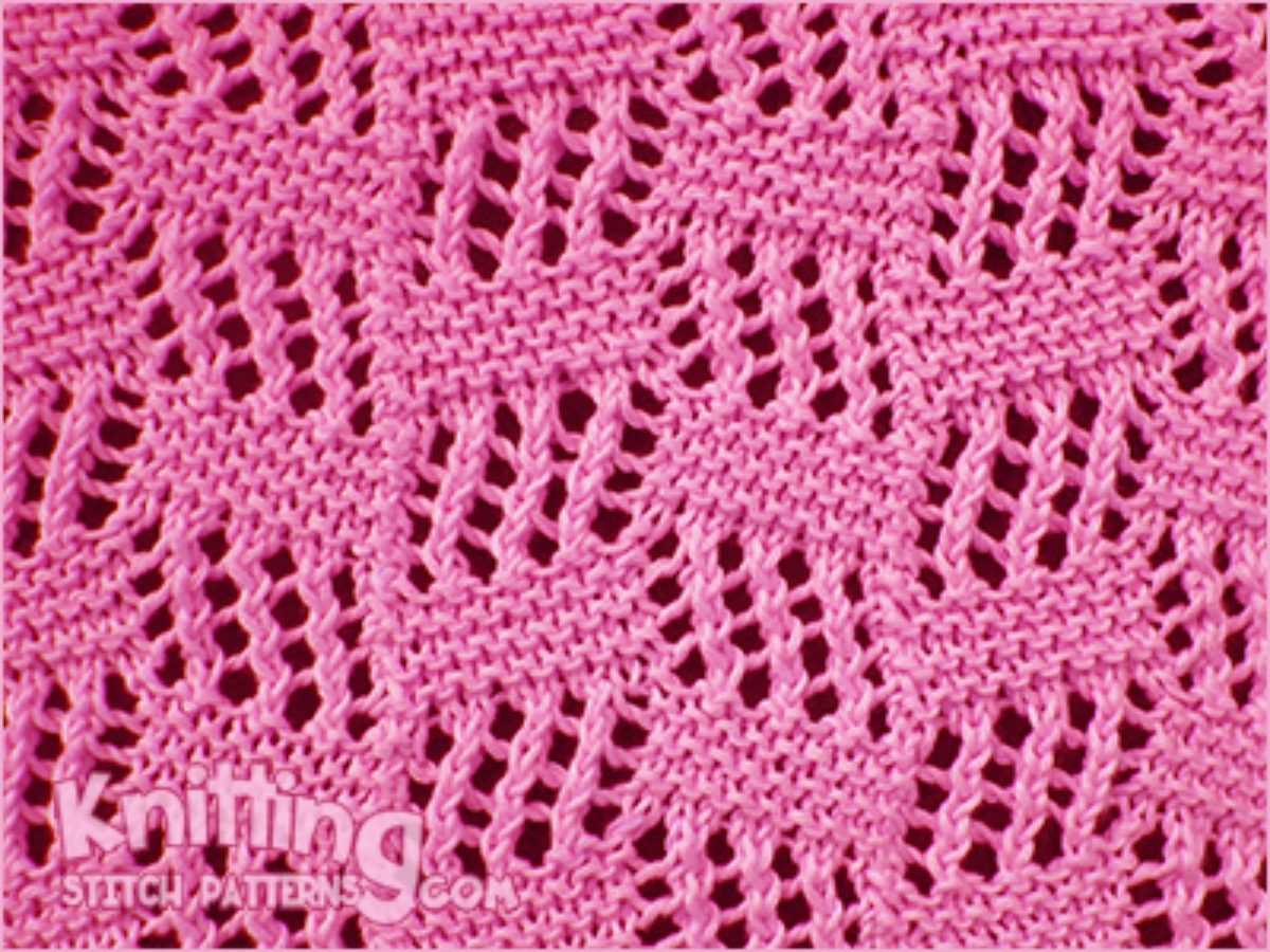 Knit pattern with holes