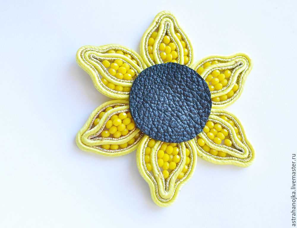 Knitted sunflower brooch pattern free
