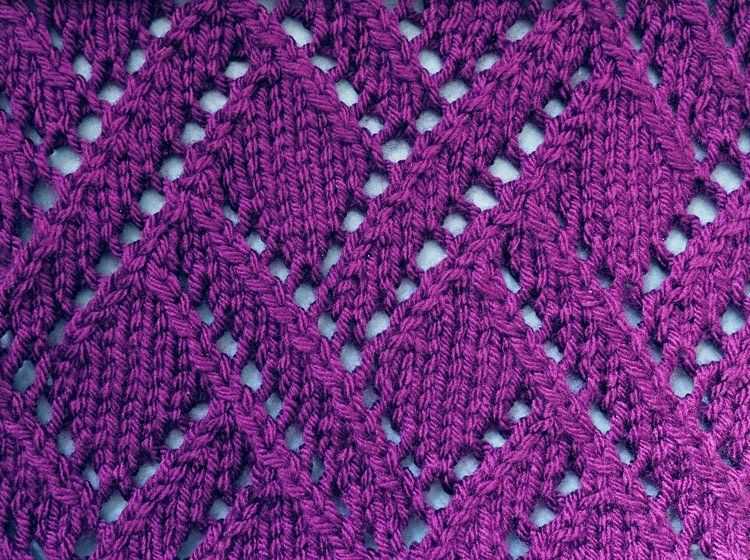 Knit pattern with holes