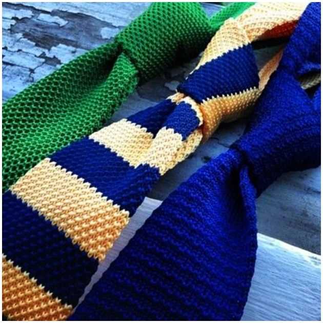 Bias knit tie pattern