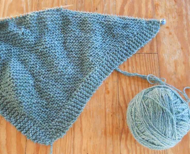 Simple knitted shawl pattern