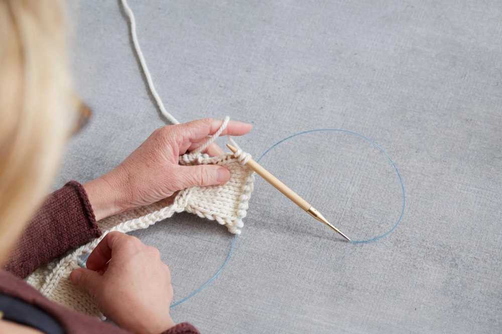 Knitting loop patterns