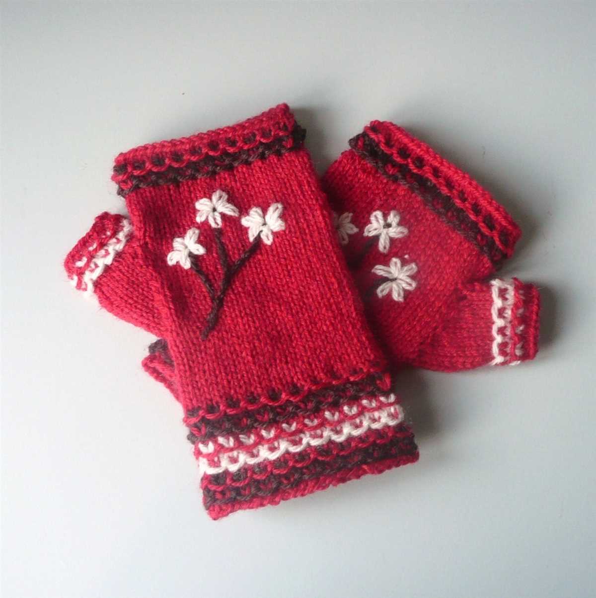 Easy knitted gloves pattern