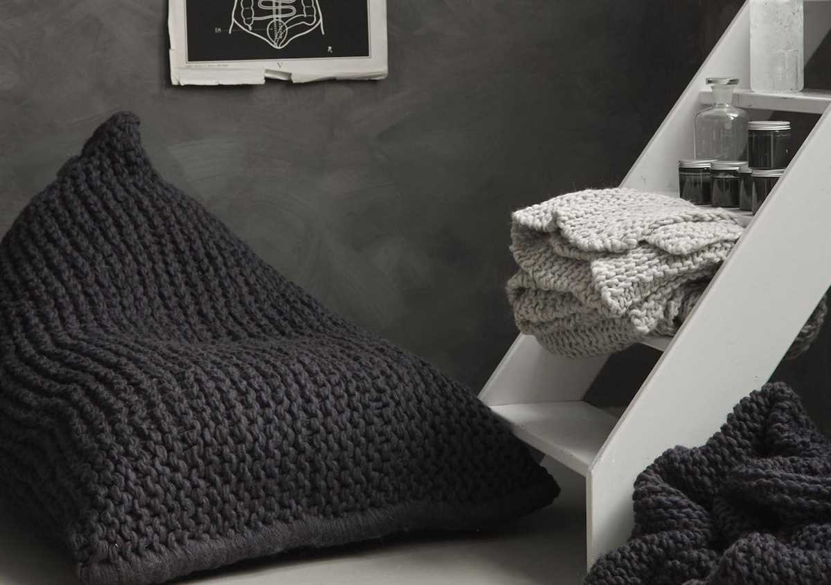 Knitted nest pattern