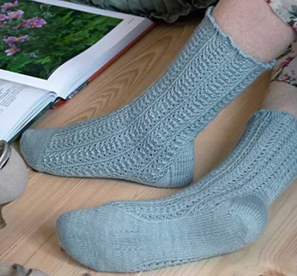 Lace socks knitting pattern free