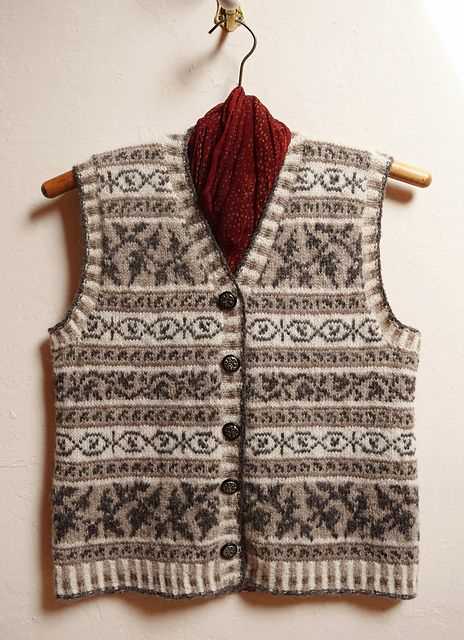 Knitted waistcoat pattern