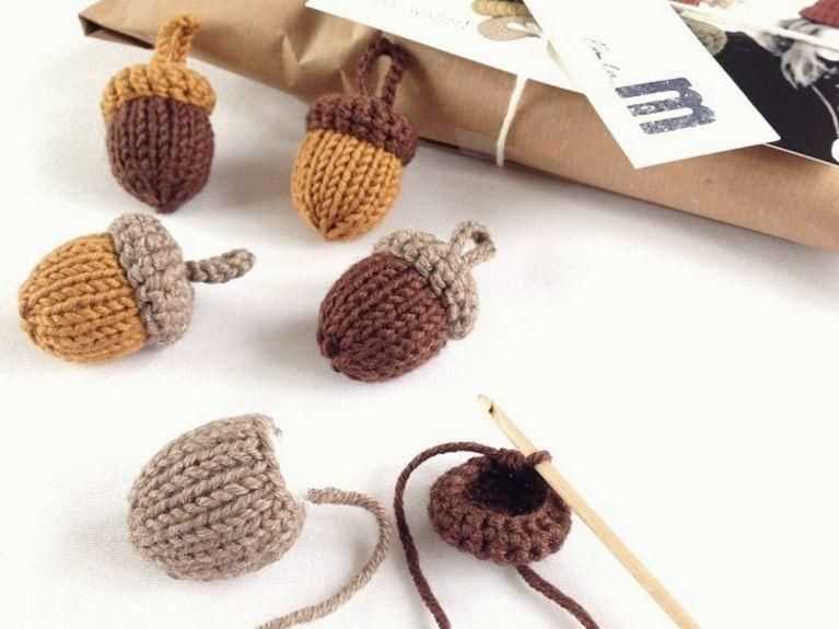 Acorn knitting pattern