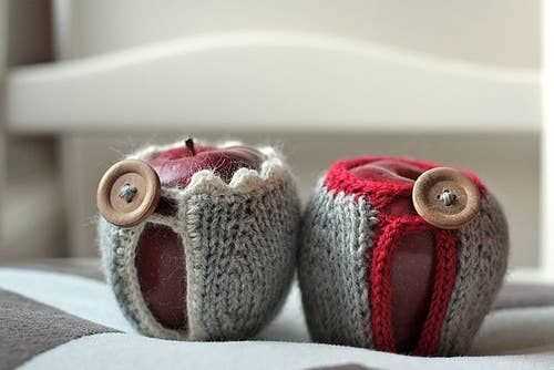 Apple cozy knitting pattern