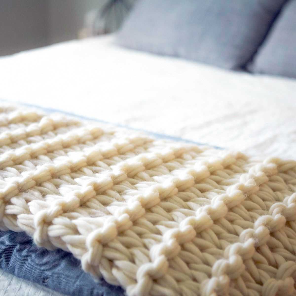 Arm knitted blanket pattern