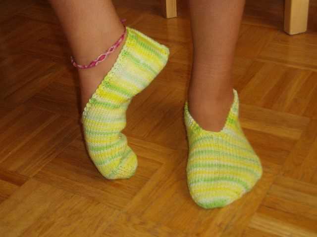 Bed slippers knitting patterns