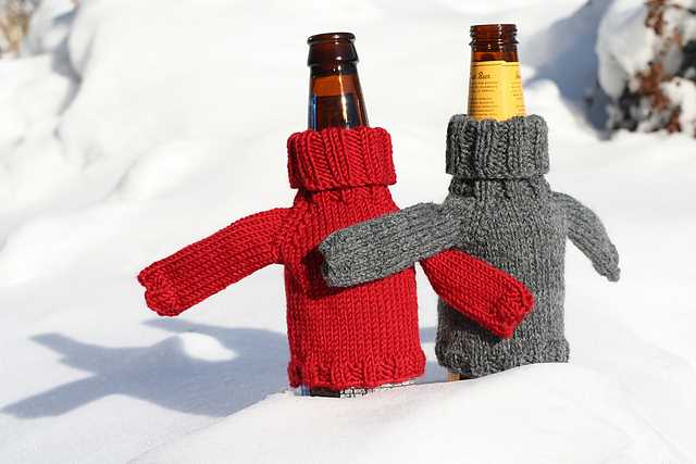 Beer cozy mitten knitting pattern