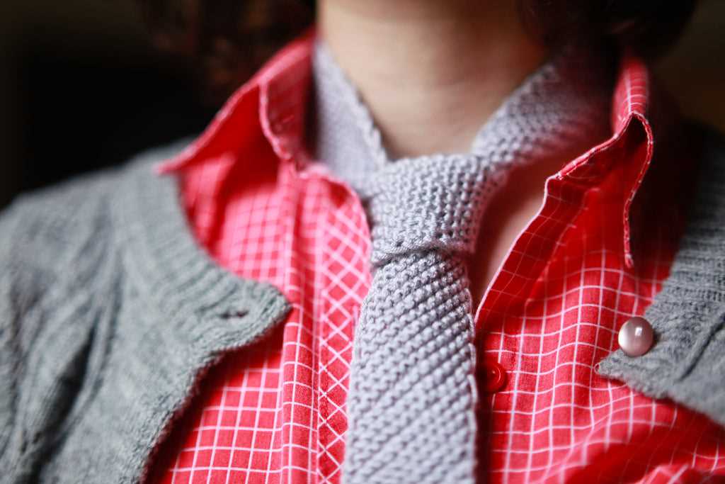 Bias knit tie pattern