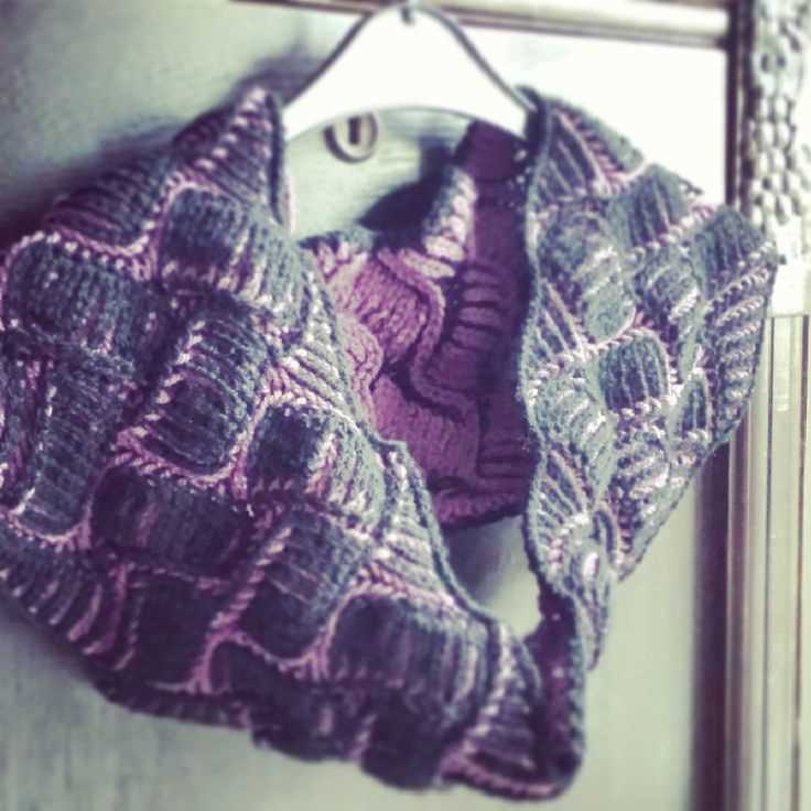 Brioche cowl knitting pattern