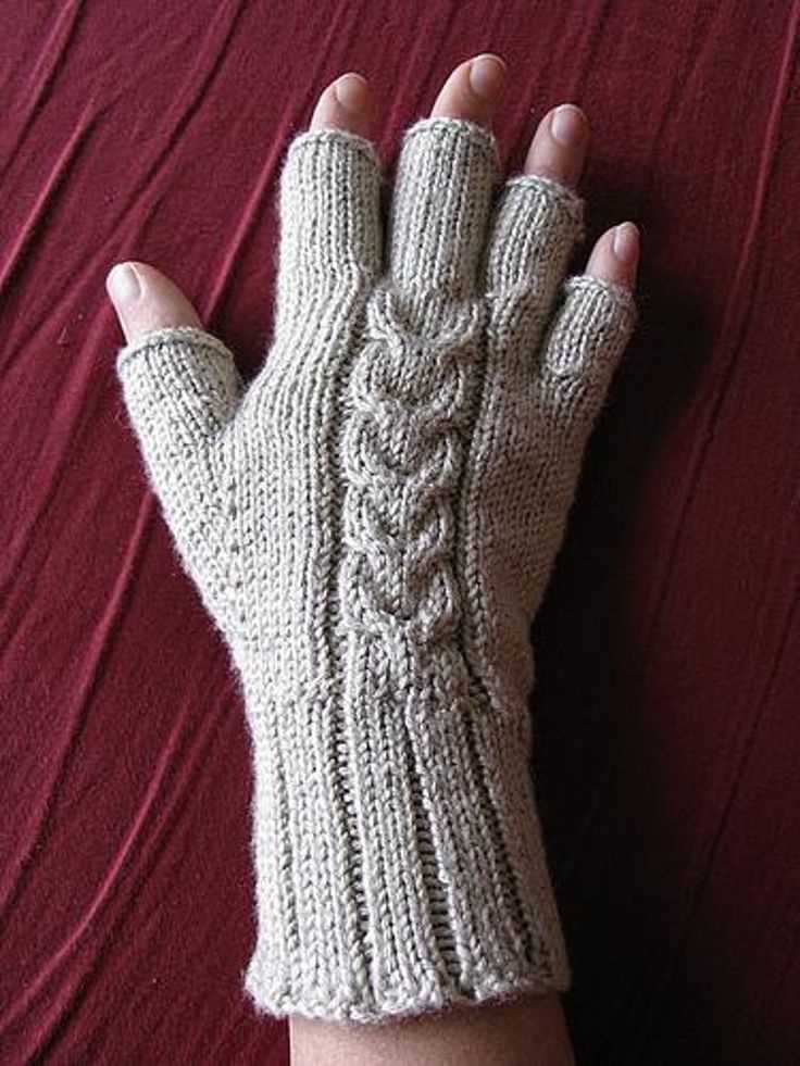 Cable fingerless gloves knitting pattern