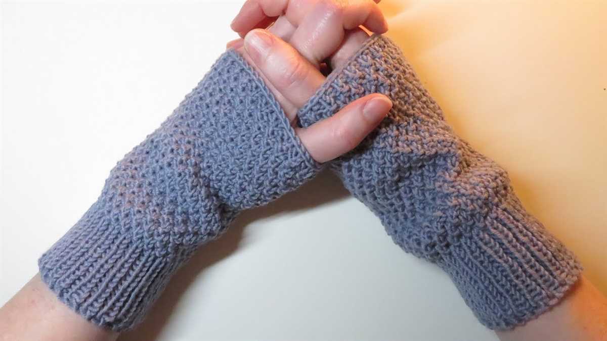 Cable knit hand warmers pattern free