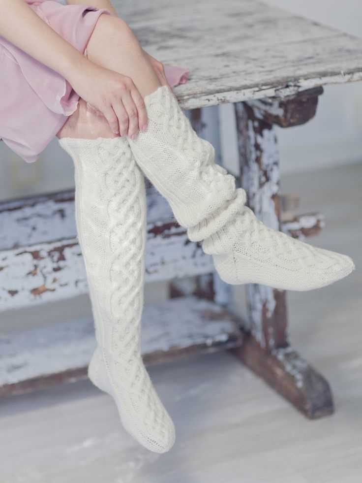 Cable socks knitting pattern free