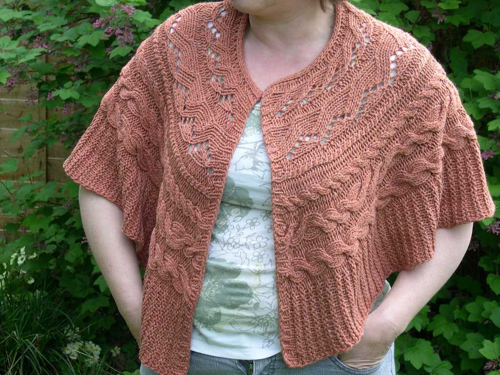 Cable knit cape pattern