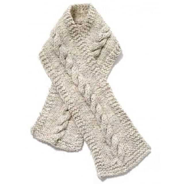 Cable knit pocket scarf pattern
