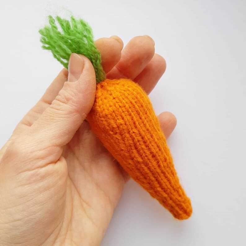 Carrot knitting pattern