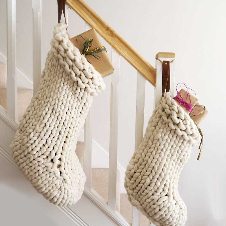 Chunky yarn knit christmas stocking pattern