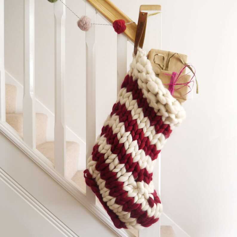 Chunky yarn knit christmas stocking pattern