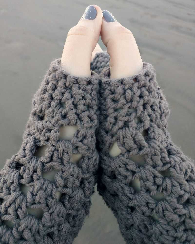 Chunky fingerless gloves knitting pattern