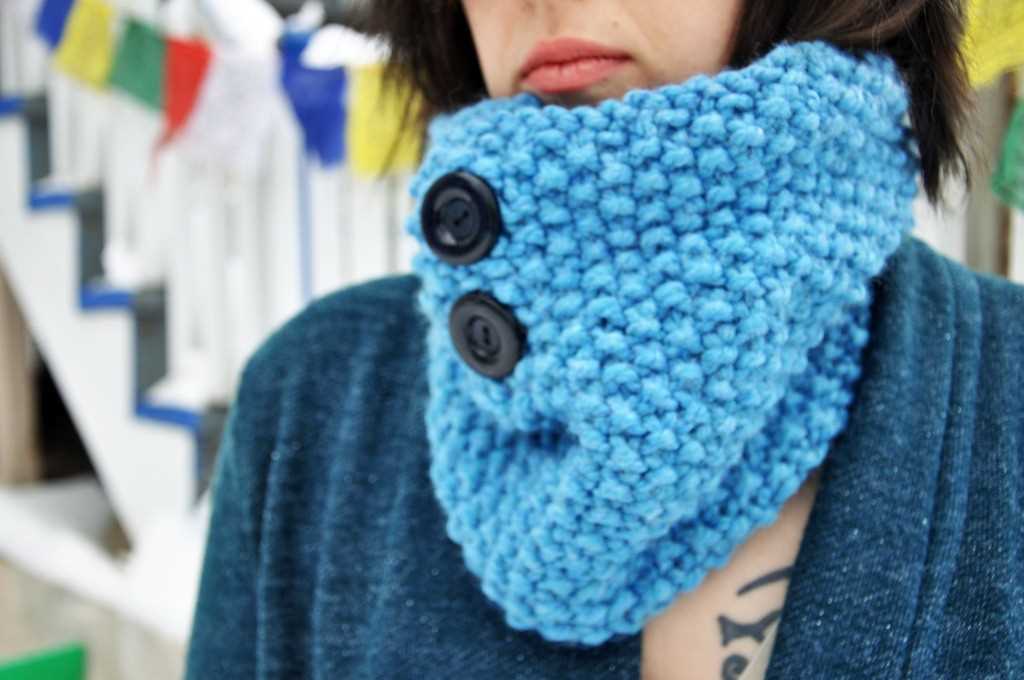 Stylish and Cozy Chunky Knit Cowl Pattern - Get It for Free in the UK! Chunky knit cowl pattern free uk