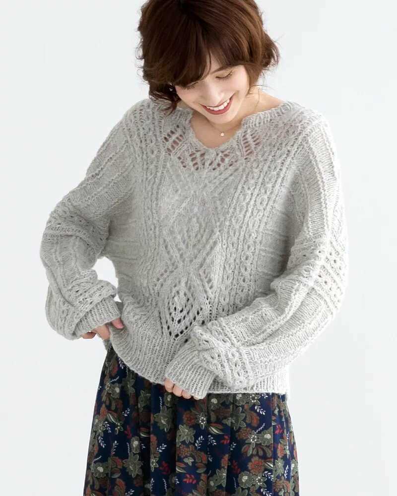 Cold shoulder sweater knitting pattern