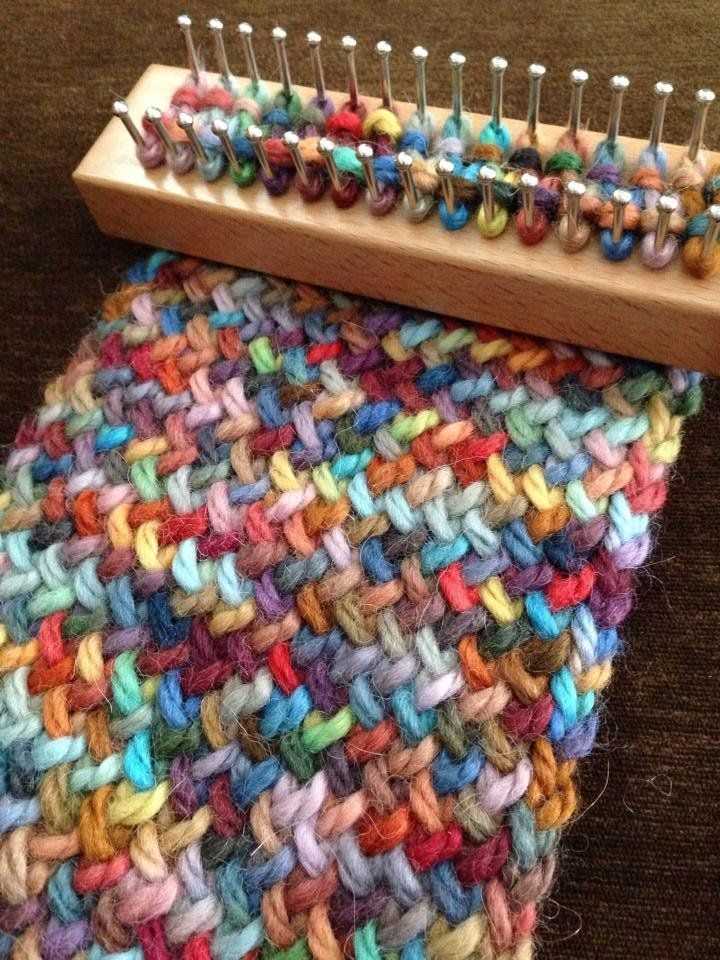 Creating patterns in knitting with many colors