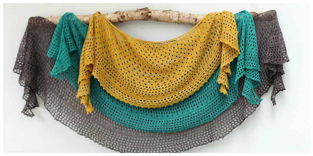 Crescent shawl knitting pattern