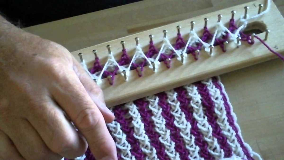 Criss cross knit scarf pattern
