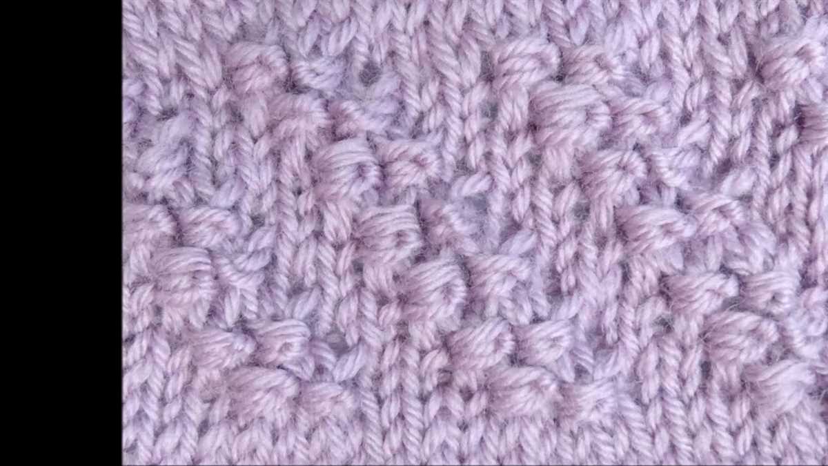 Diagonal knit stitch pattern