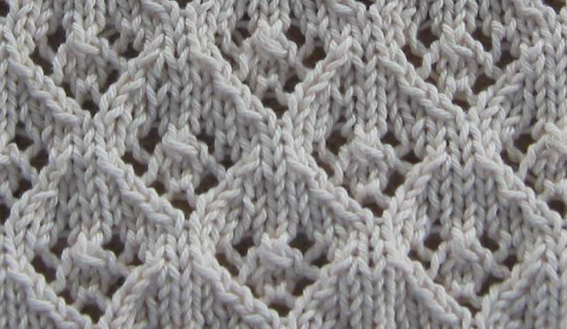 Diamond eyelet knitting pattern