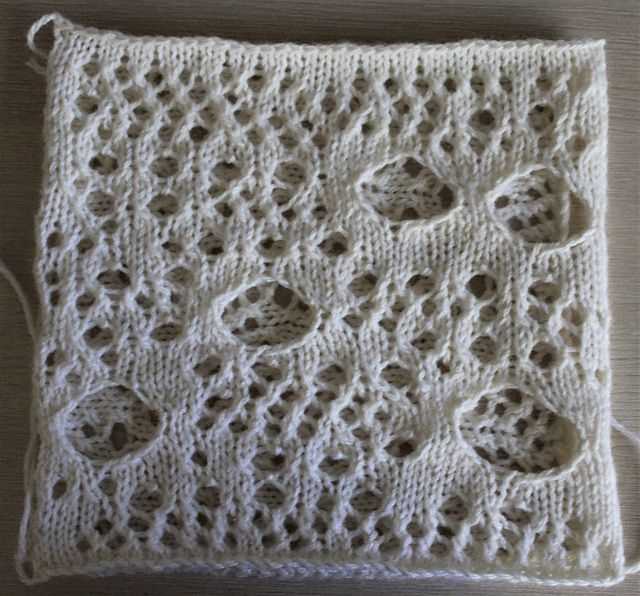 Distressed knit pattern