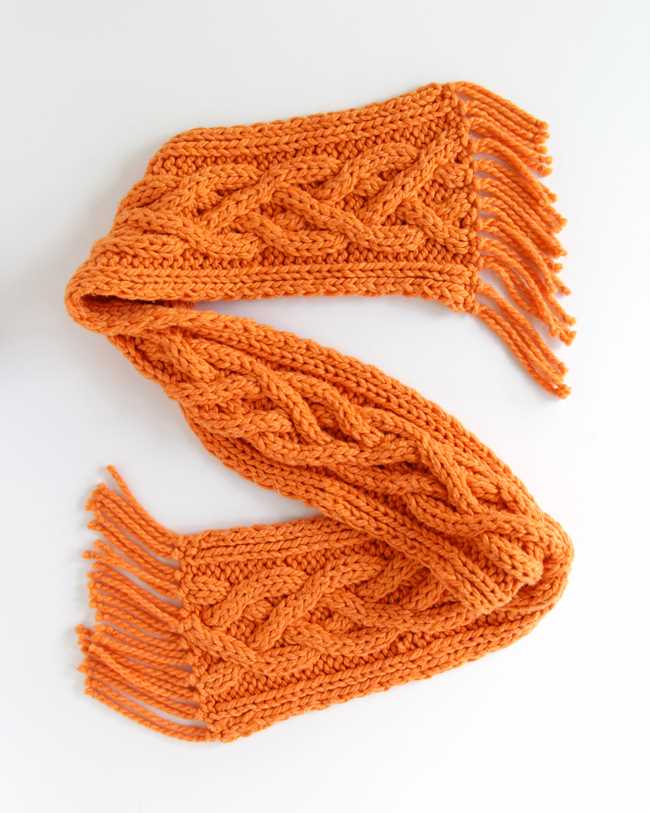 Double cable knit scarf pattern
