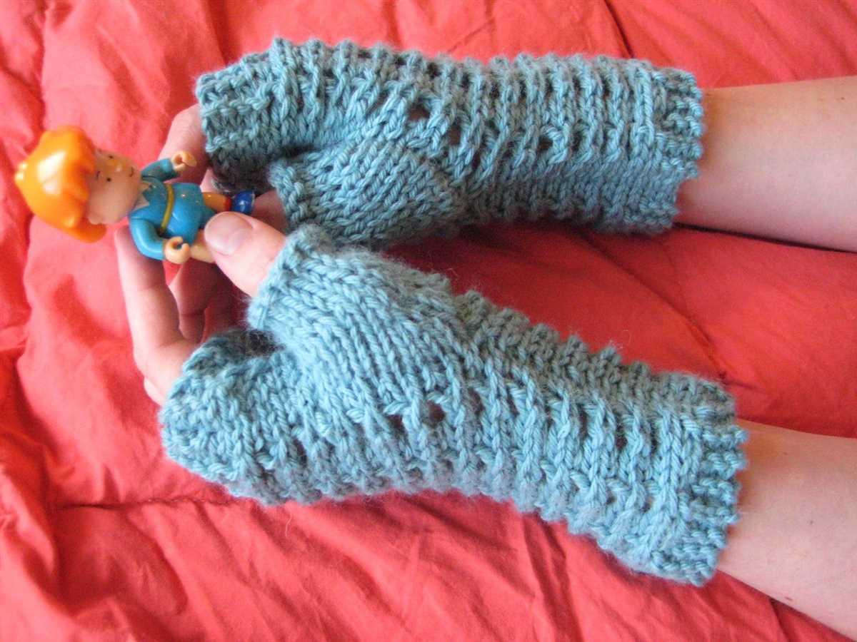 Double knit gloves pattern free