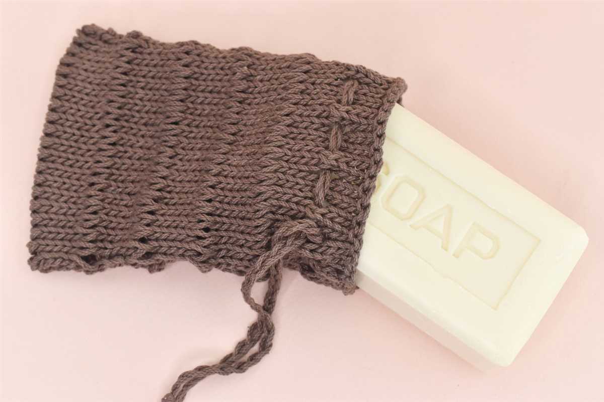 Earbud pouch knitting pattern