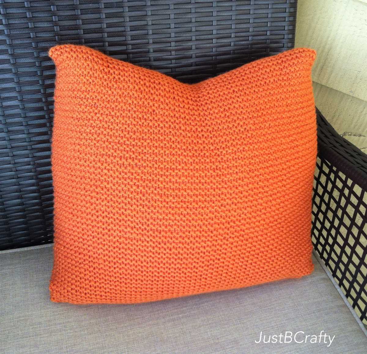 Easy knit pillow pattern