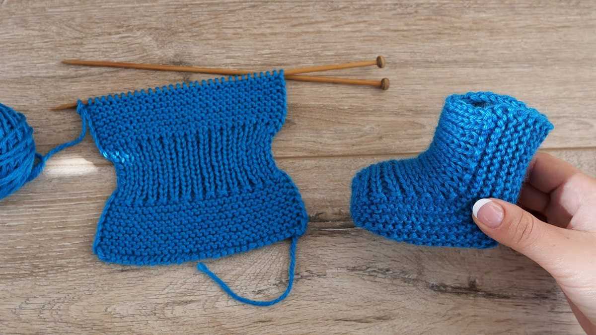 Step-by-Step Guide to Knitting Elf Booties Elf booties knit pattern