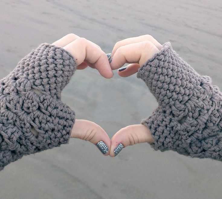 Fingerless gloves knitting pattern chunky yarn