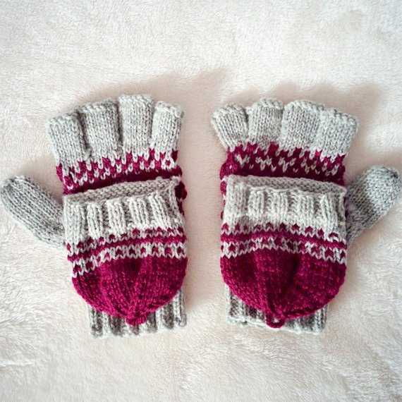 Flip top fingerless gloves knitting pattern