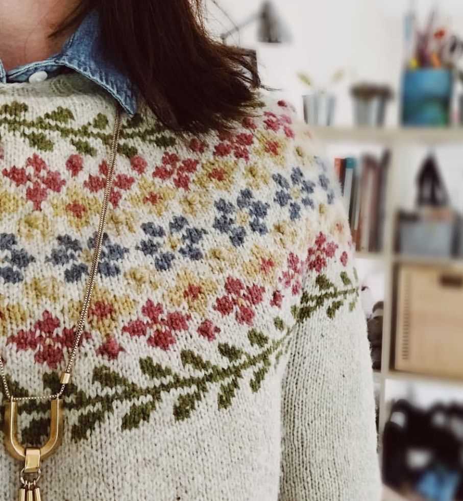Flower sweater knitting pattern