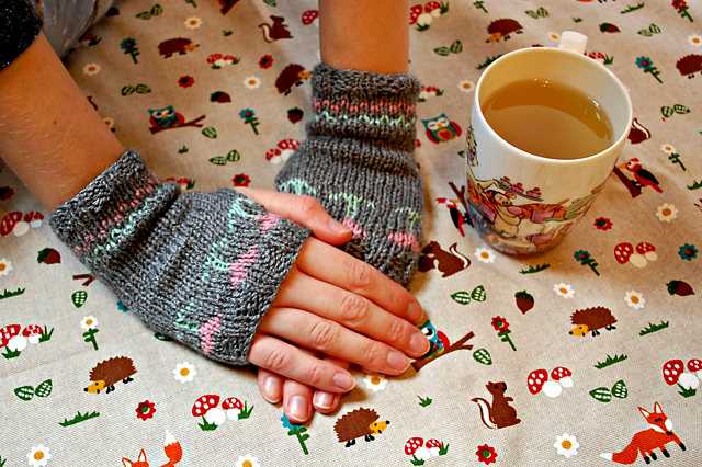 Free arm warmer knitting pattern