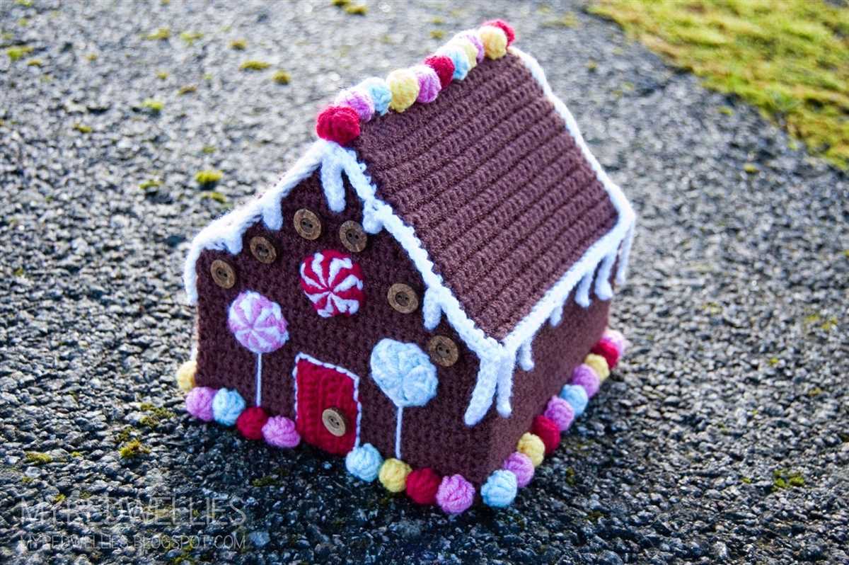 Free gingerbread house knitting pattern
